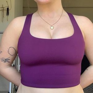 Girlfriend Collective Plum Cross-Back Sports Bra - Size: XS - Color: Plum